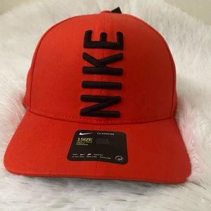 NWT Nike hat
